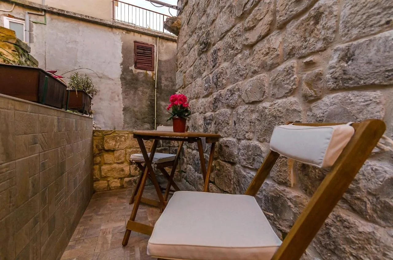 Stone Apartment In Center Kastela 0*,