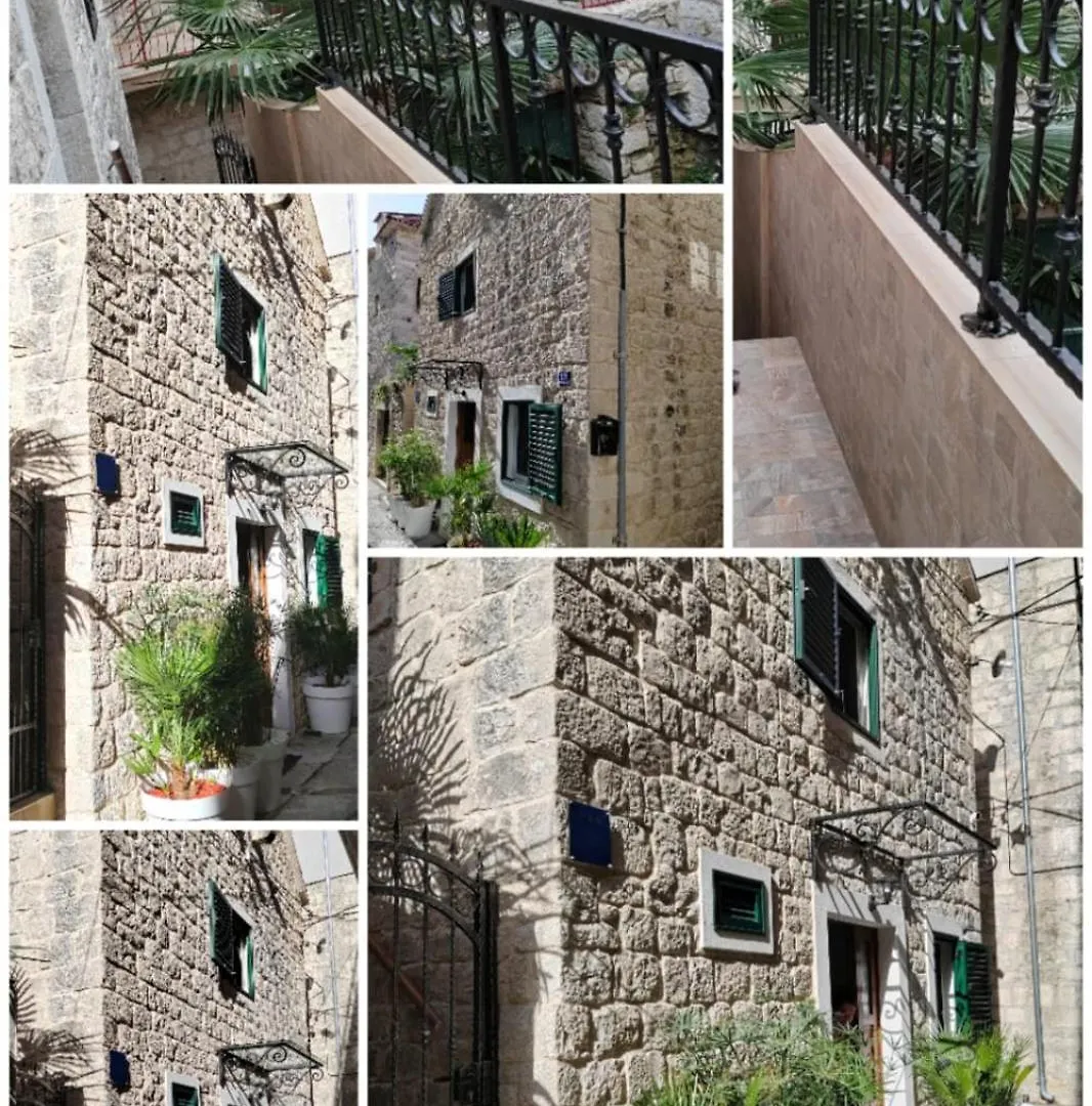 Stone Apartment In Center Kastela Croatia